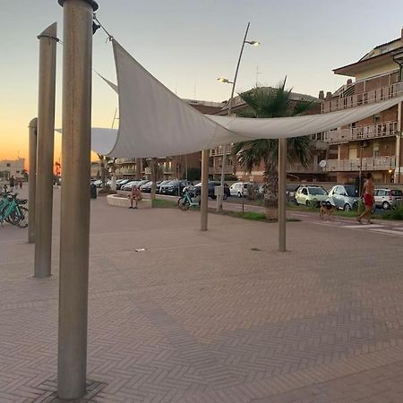 Bilocale A Due Passi Dal Porto E Dal Mare Daire Lido di Ostia Dış mekan fotoğraf